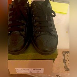 Kids Gucci Sneakers Size 31- black